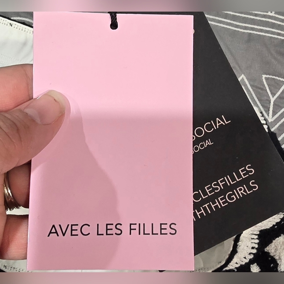 Avec Les Filles Floral Crocheted Mini Skirt And Cropped Top Set Size M/L - Picture 12 of 13